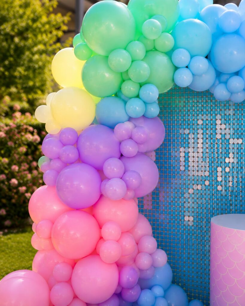 Deniz kızı temalı doğum günü balon süslemesi